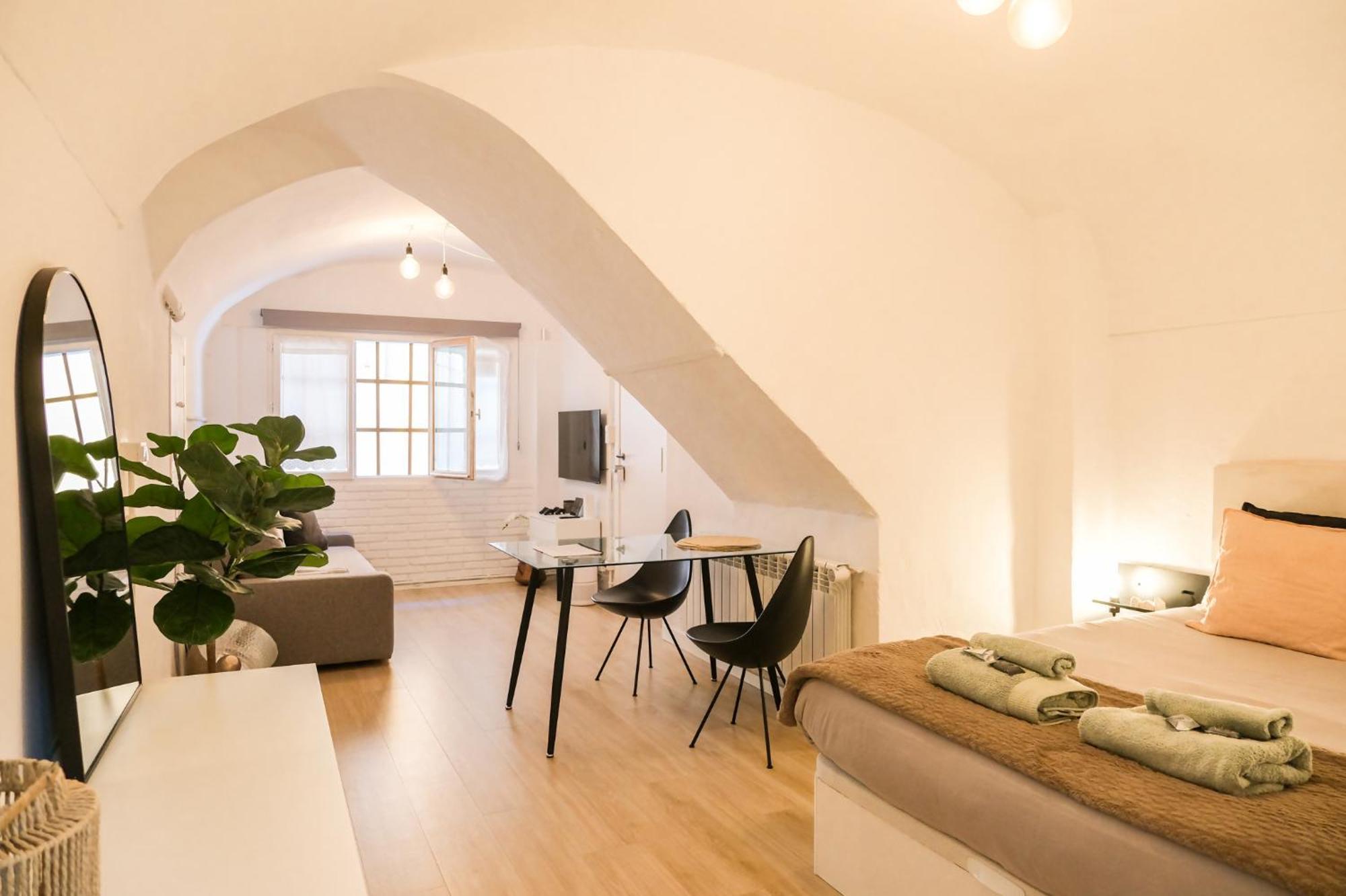 Casa Besalu Estudio En El Centro Del Pueblo Экстерьер фото